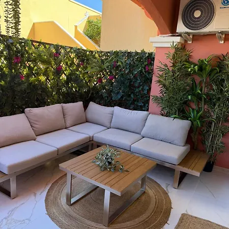 Granada Park Апартаменты Арона